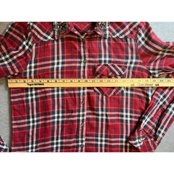 Guess Womens‎ Sz Med Snap Front Red Plaid Long Sleeve Shirt Embellished Collar - Picture 6 of 9